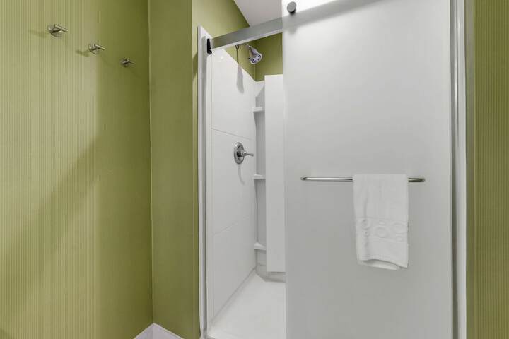 Room 45 of 71