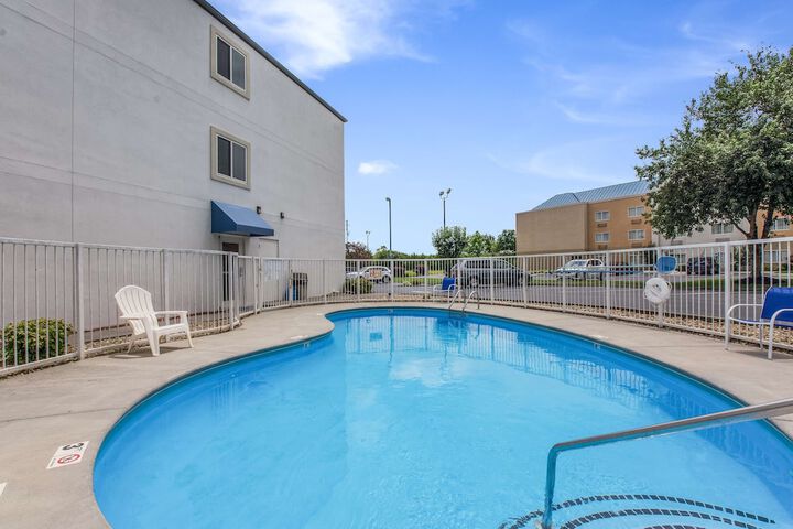 Pool 8 of 28