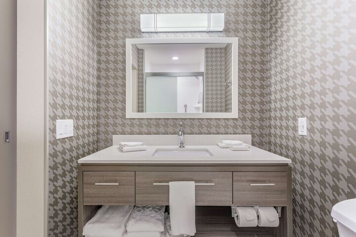 Room 18 of 38