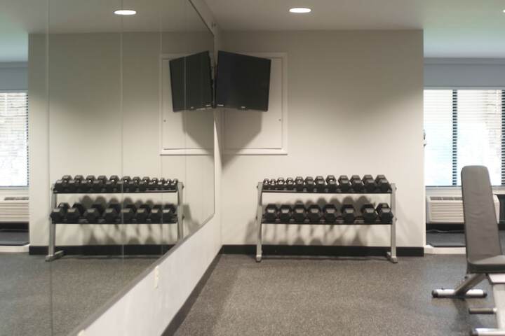 Holiday Inn Express Hickory-Hickory Mart by IHG
