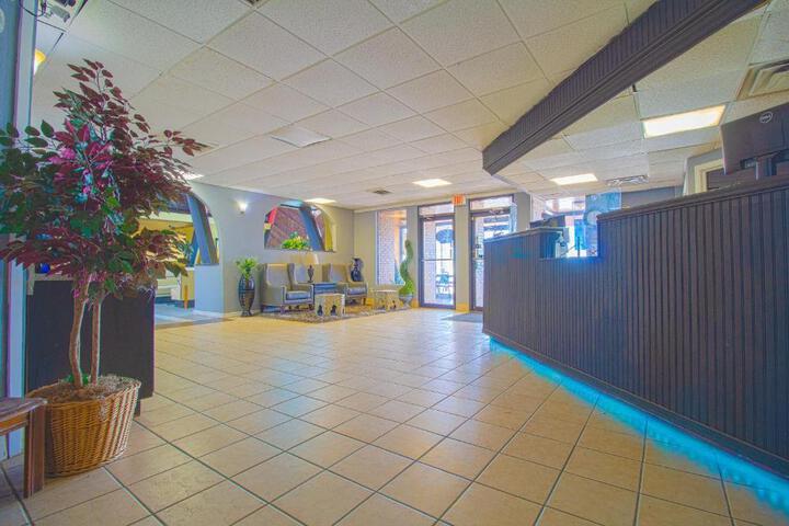 American Best Inn by OYO I-35 Perry near Lake McMurtry