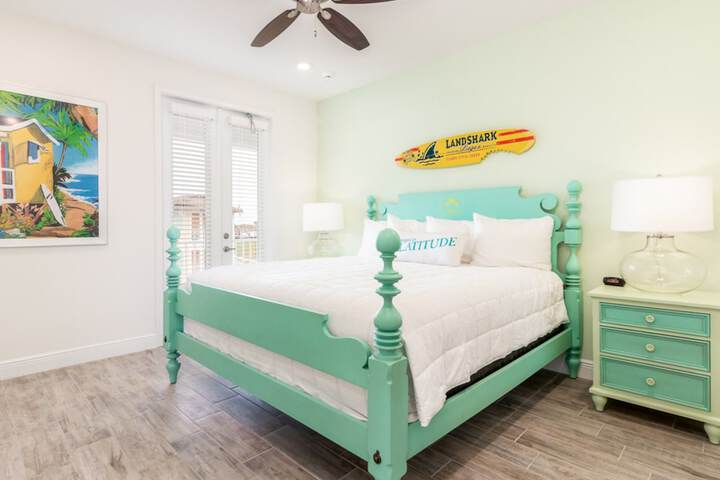 Margaritaville Cottages Orlando by Vstays with H2O Waterpark