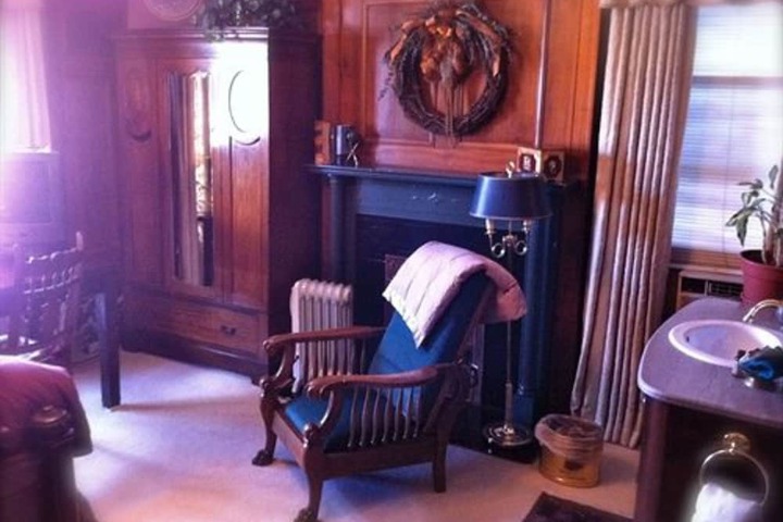 Room 42 of 71