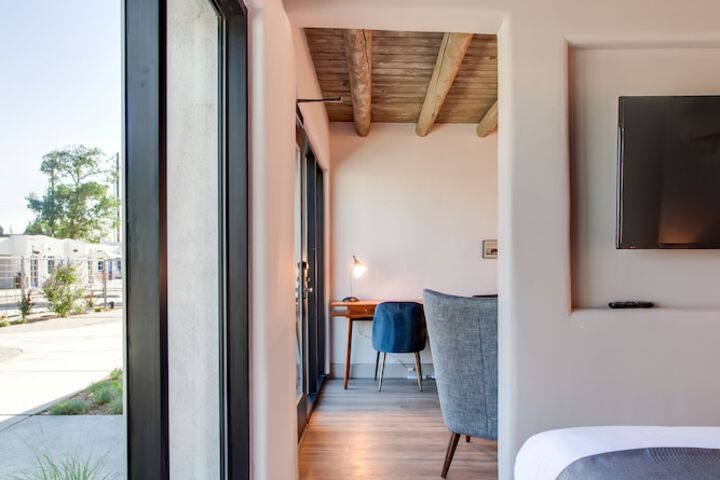 Room 3 of 25