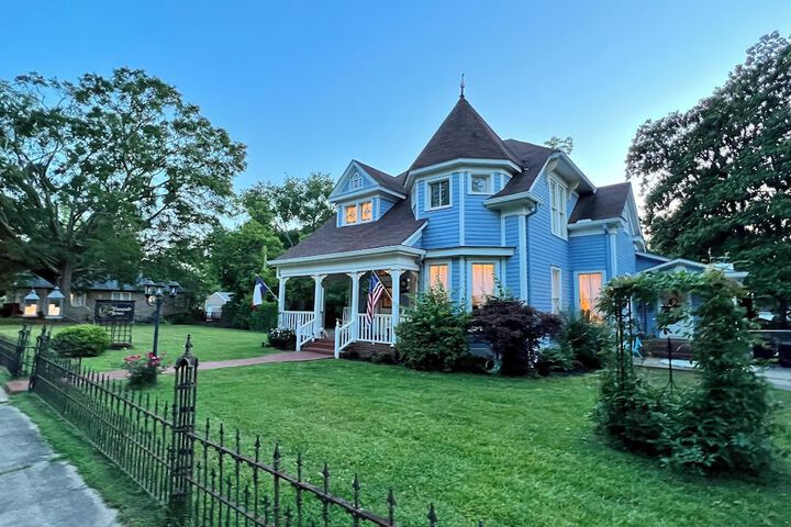 Benefield House Bed & Breakfast