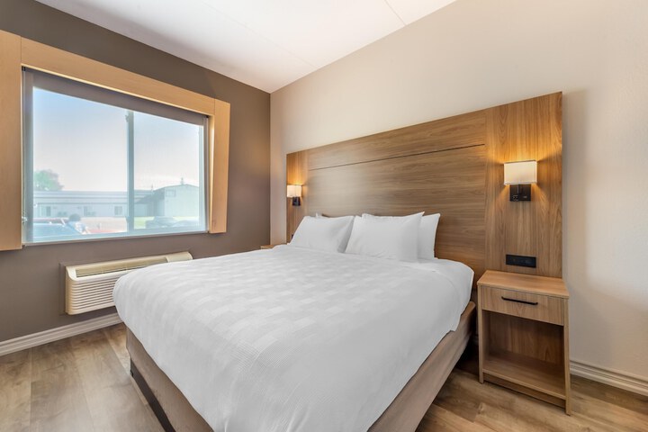 Best Western Plus 1000 Islands Hotel & Suites