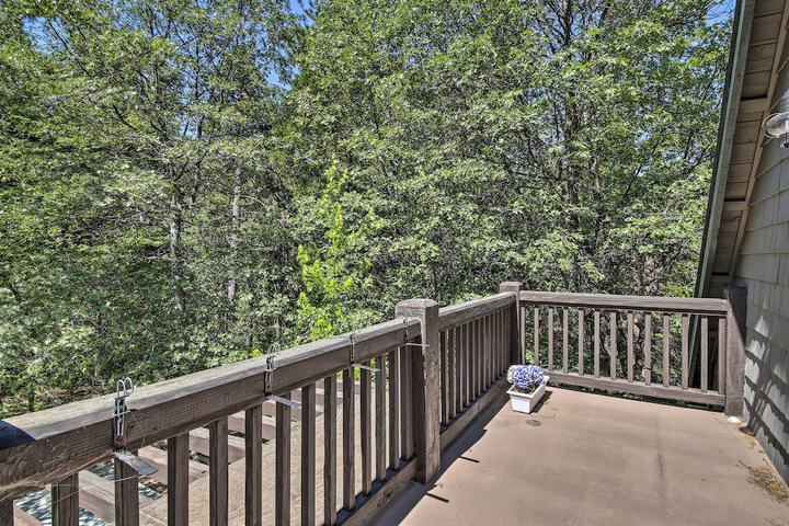 Incredible Lake Arrowhead Home w / Views & Decks!