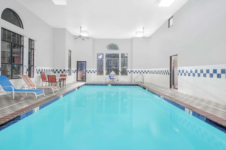 Super 8 by Wyndham Lowell / Bentonville/Rogers Area
