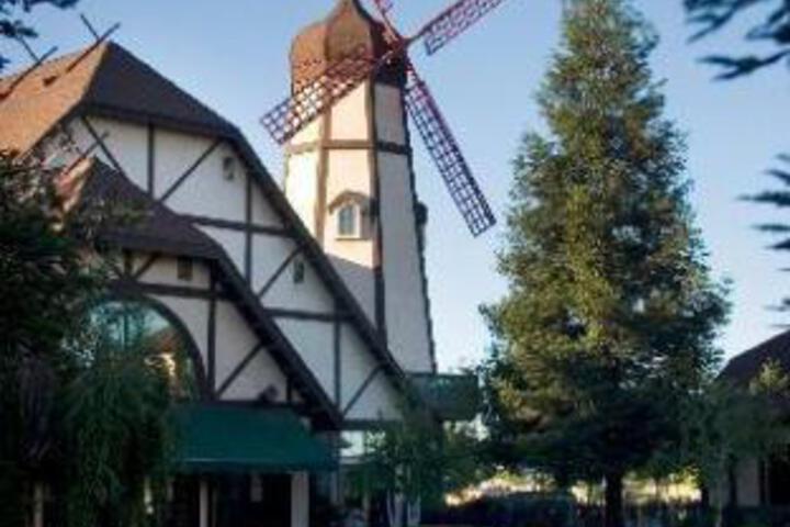 Swan Court Conference Center