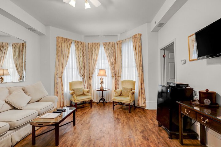 Room 173 of 191