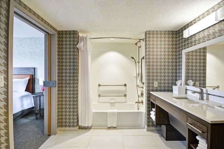 Home2 Suites by Hilton Portland Airport