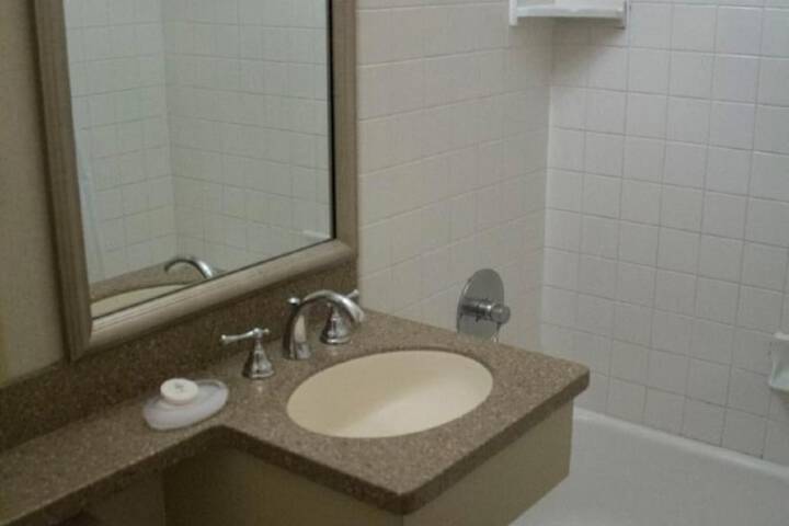 Room 9 of 38