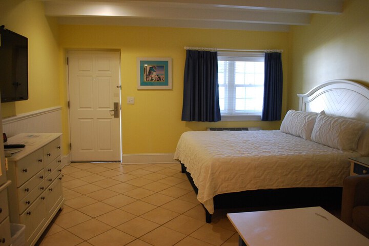 Room 33 of 36