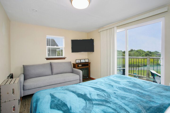 Breakwater Resort