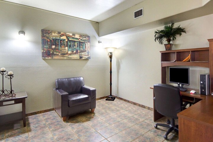 Business Center 46 of 46