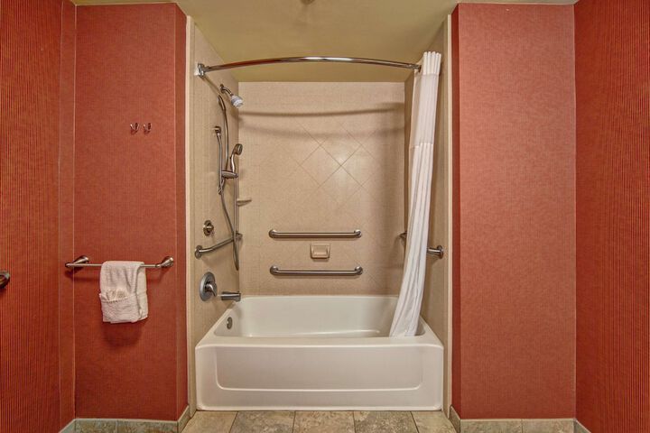 Room 35 of 72