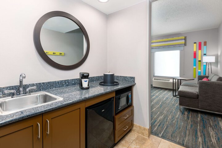 Hampton Inn & Suites Hartford / Farmington