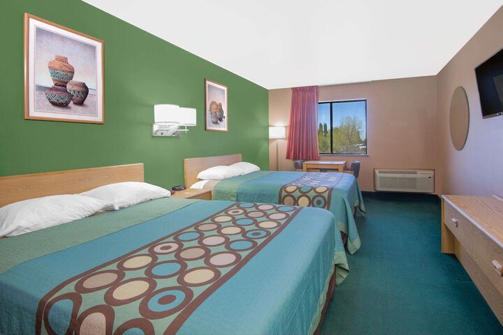 Room 15 of 15