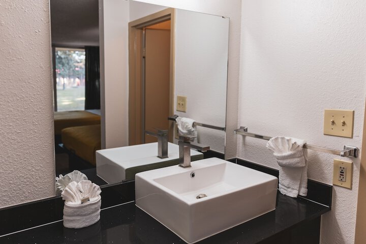 Room 12 of 18