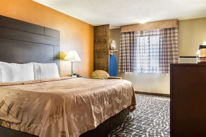 Room 16 of 27