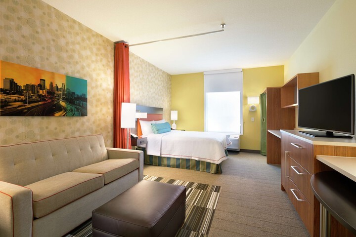 Room 9 of 36