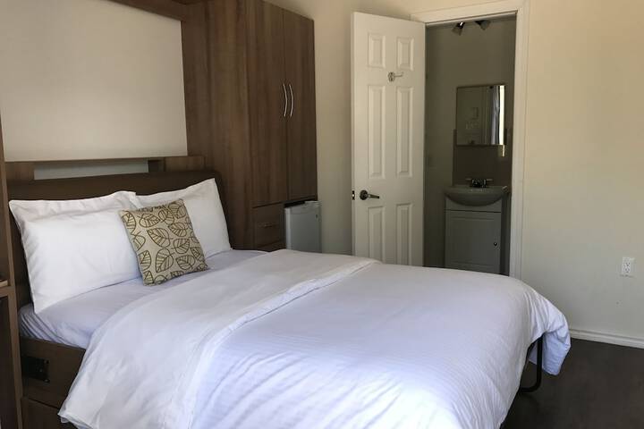 Room 21 of 40