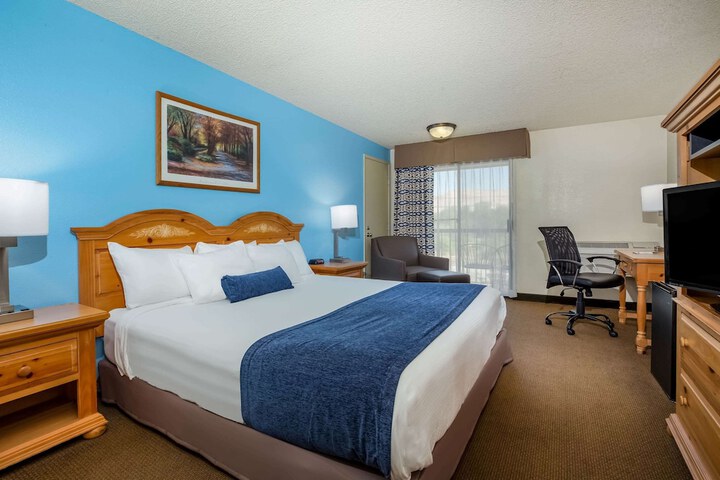 Room 12 of 44