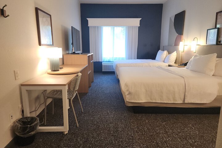 Spark by Hilton Tupelo