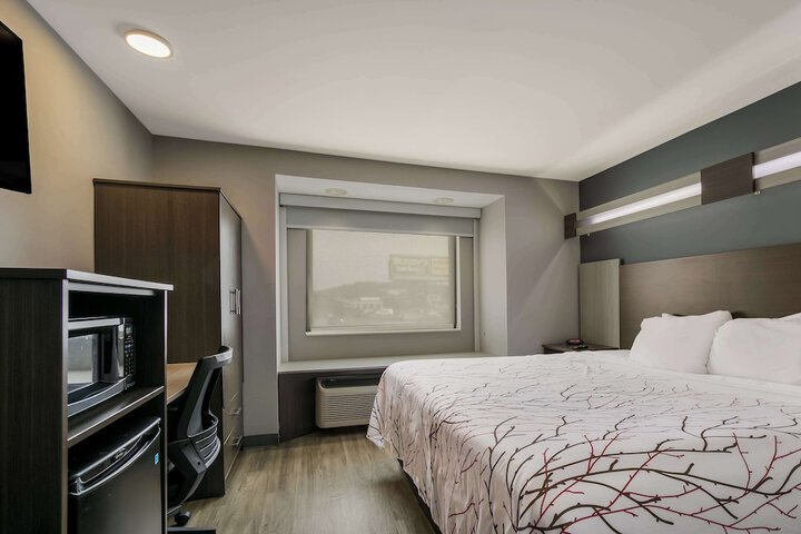 Room 26 of 34