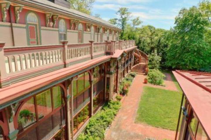 Southern Mansion