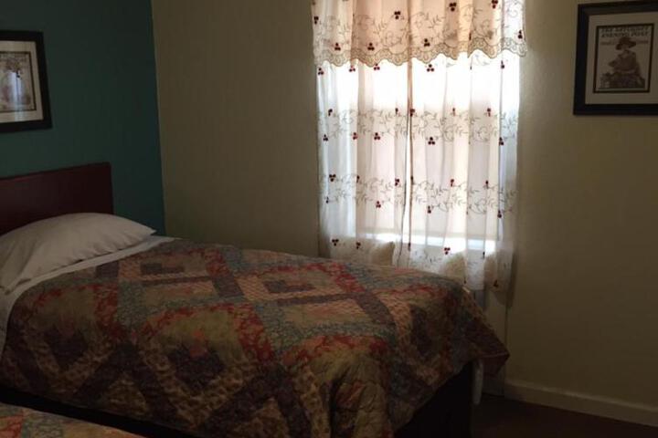 Highland Court Motel
