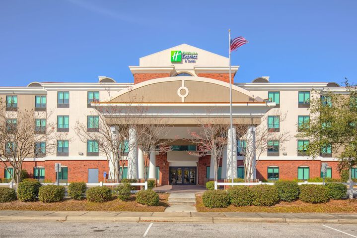 Holiday Inn Express & Suites Gulf Shores by IHG