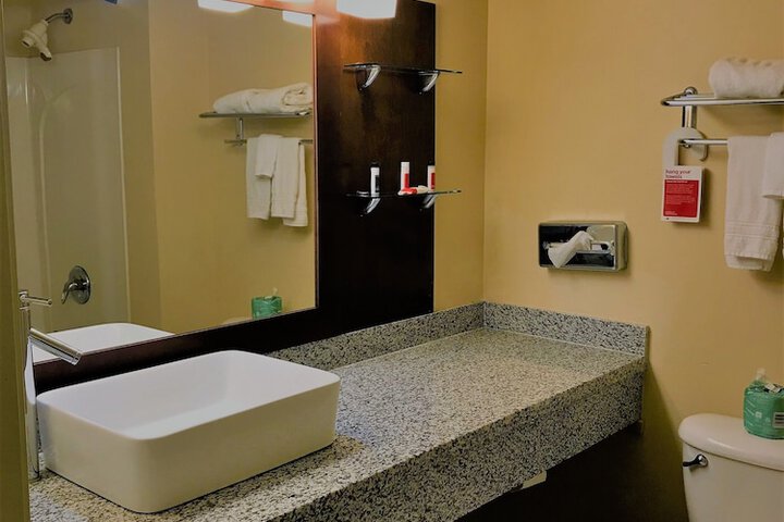 Ramada by Wyndham Anchorage