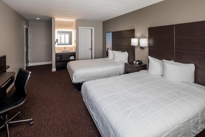 Room 32 of 43