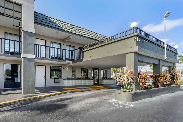 Hotel 4 of 27