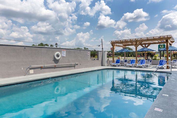 Pool 5 of 37