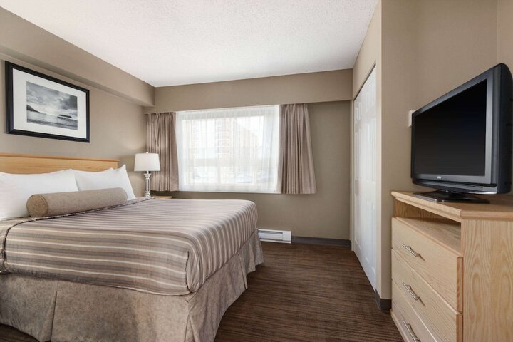 Room 7 of 20