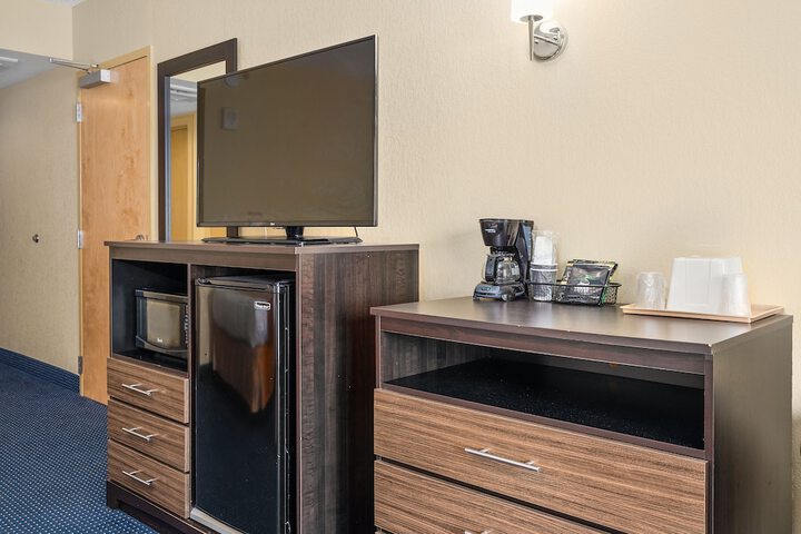 Room 16 of 37