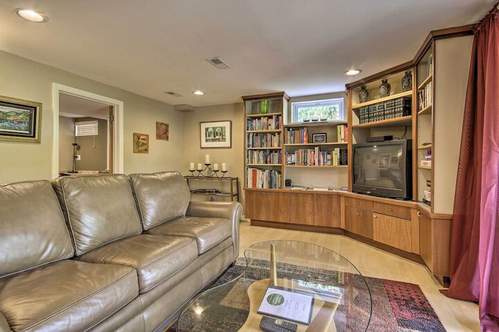 Harpers Ferry Apartment w / Private Pool & Hot Tub!