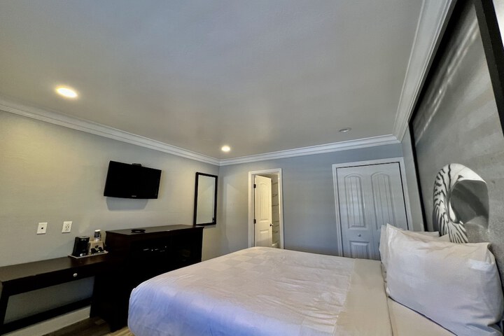 Room 127 of 152