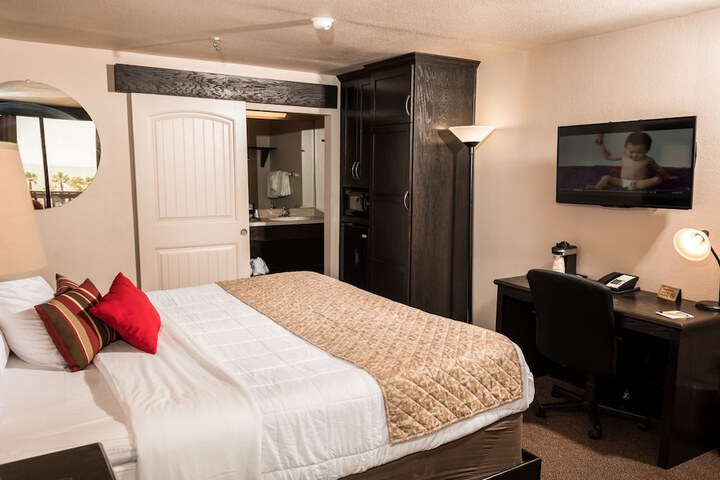 Room 22 of 35