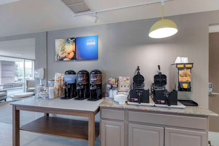 Breakfast/Coffee Service 50 of 56