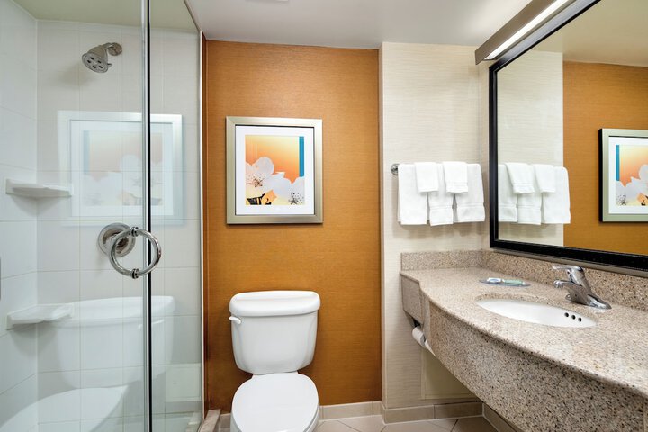 Fairfield Inn and Suites by Marriott Toronto Airport