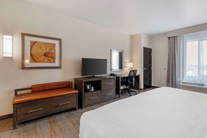 Room 27 of 67