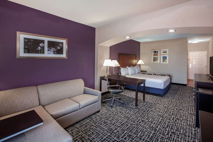 Room 33 of 46