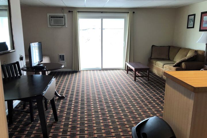 Room 72 of 79