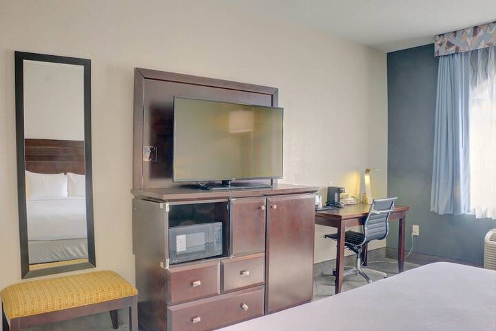 Quality Inn & Suites Roswell North