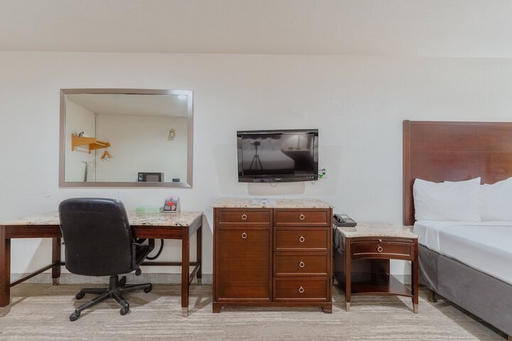 Room 51 of 77