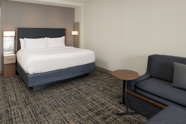 Courtyard by Marriott Houston City Place