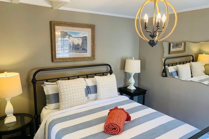 Room 52 of 80